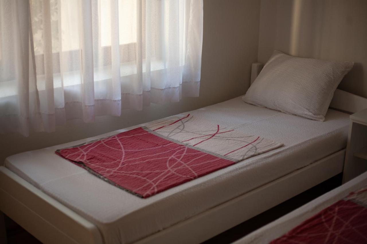 Apartments Azra Мостар Экстерьер фото