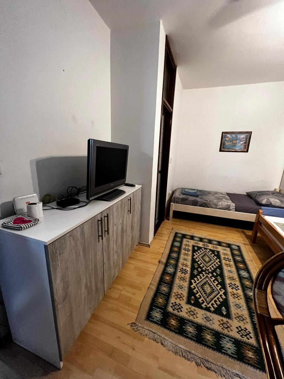 Apartments Azra Мостар Экстерьер фото